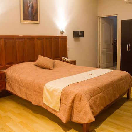 Hotel Safari Iquitos Esterno foto
