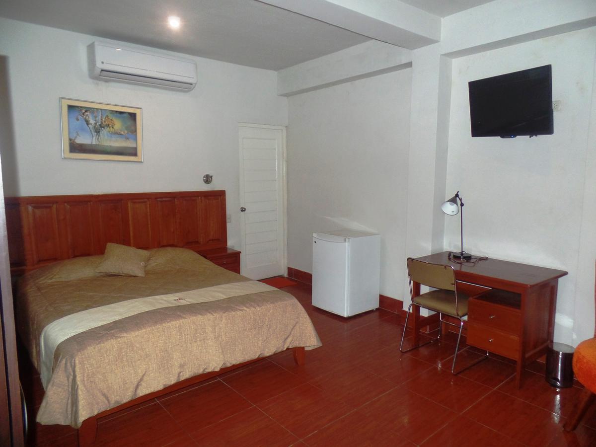 Hotel Safari Iquitos Esterno foto